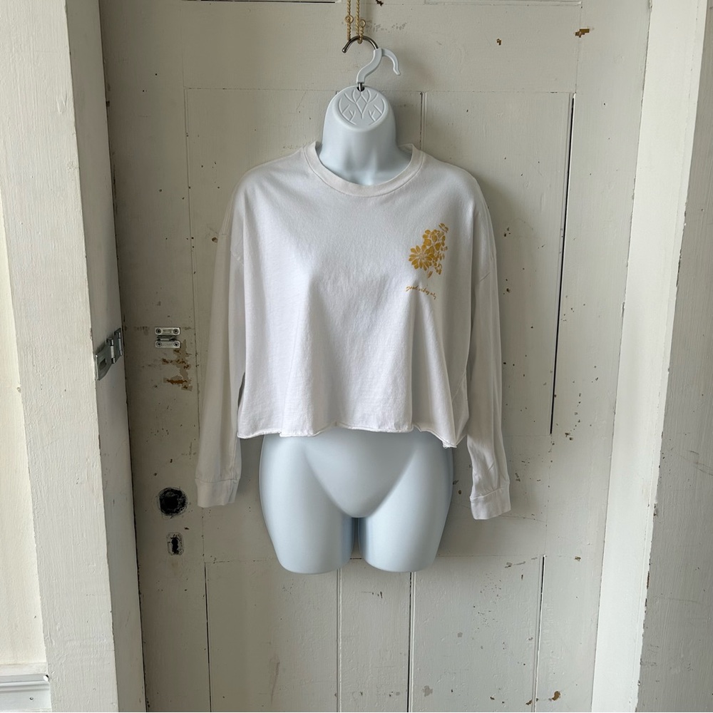 Zuni Sportswear Cropped Floral Good Vibes Only T-Shirt Tee